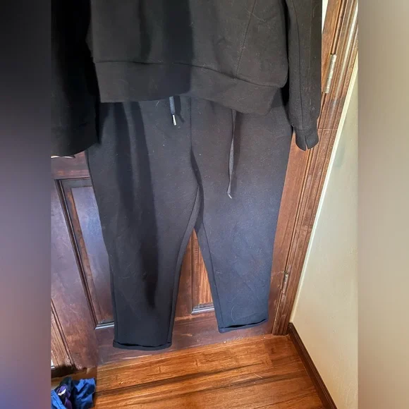 XL Black Sweatsuit in Scuba style material - Picture 3 of 6